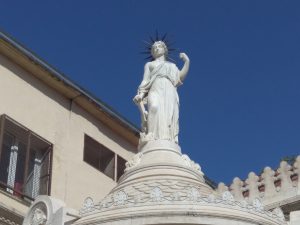 colegios-institutos-Madrid-panteón-Ilustres